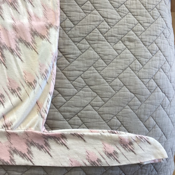 Chico's Pink/Grey and White Abstract Patterned Blouse Sz 3 - Picture 8 of 12